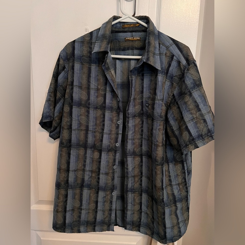 VINTAGE Button Down - Picture 2 of 4